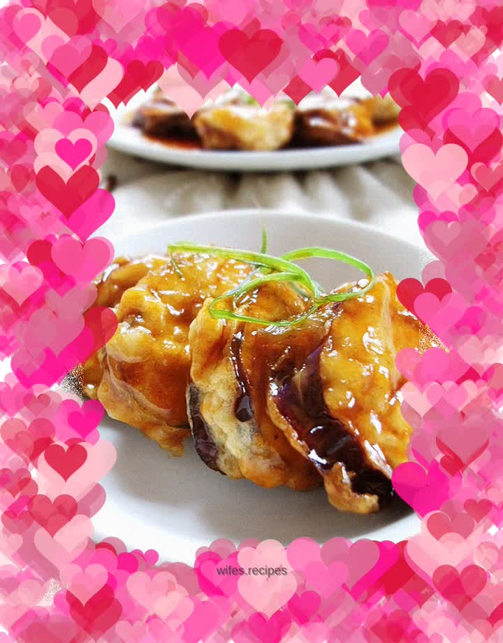 Sweet and sour eggplant box with sauce