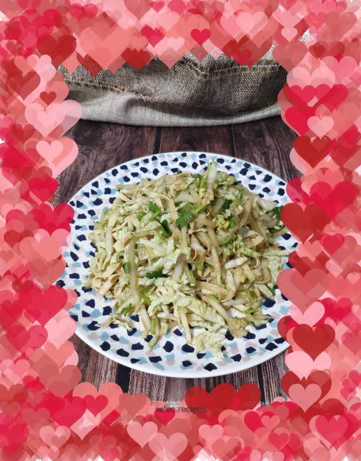 Tofu skin mixed with cabbage