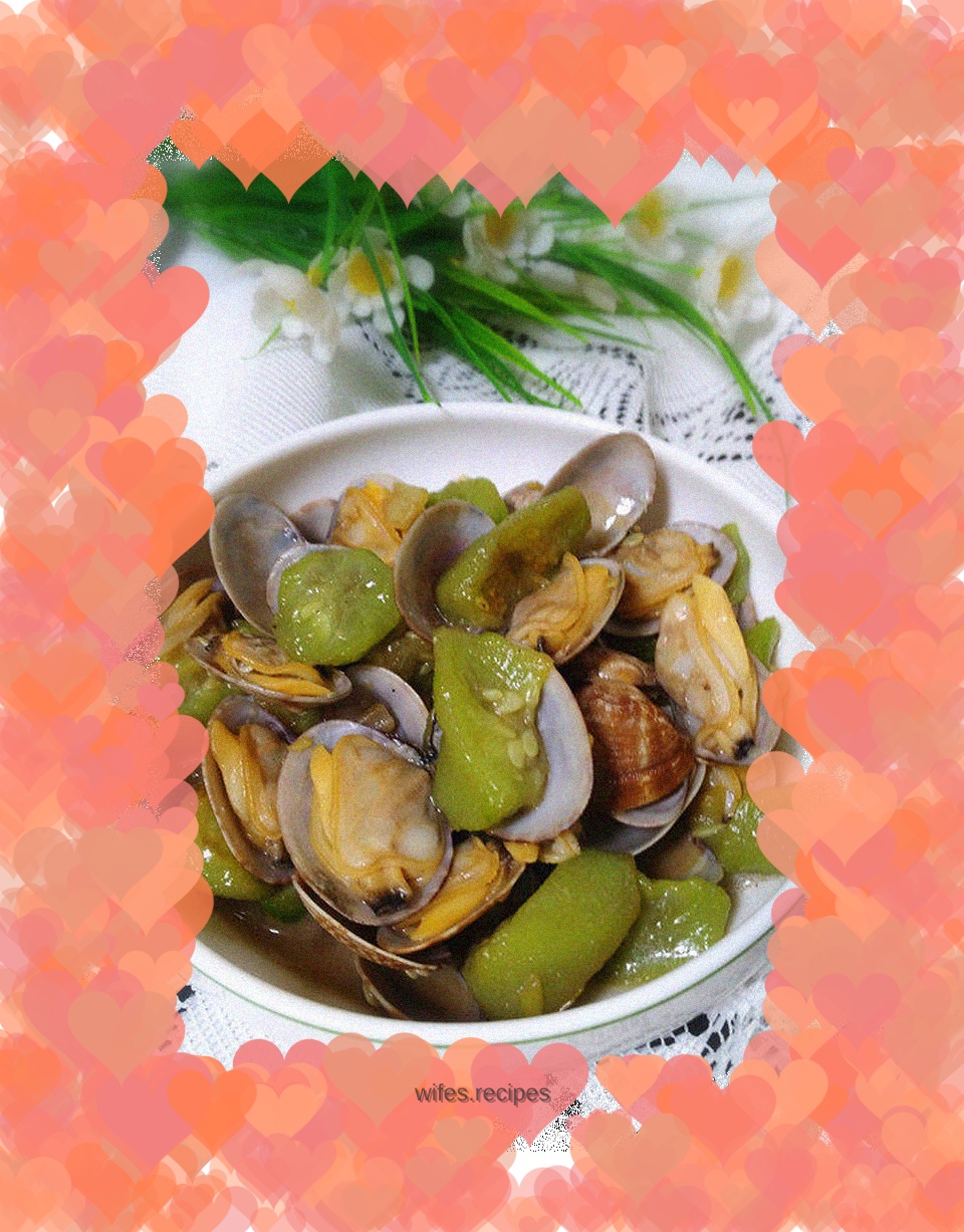 Stir-fried clams with loofah