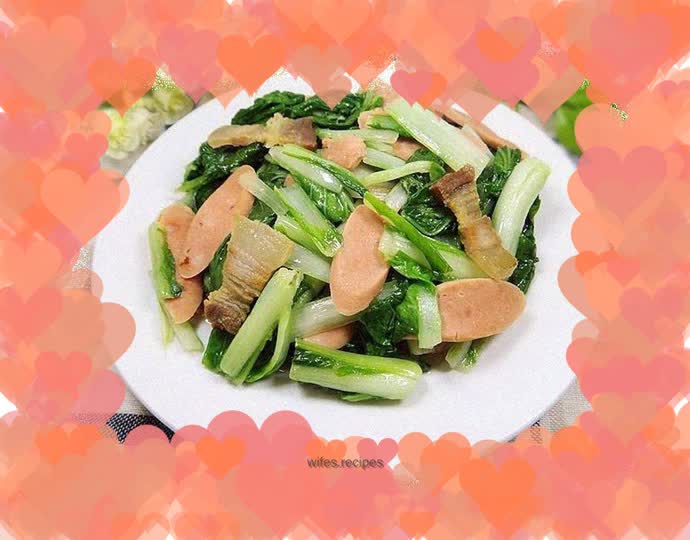 Stir-fried cabbage with bacon, ham and sausage