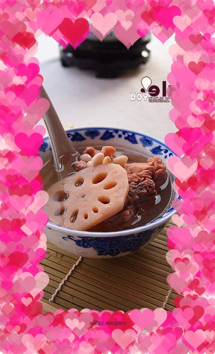 Lotus root and peanuts in clay pot with dragon bone