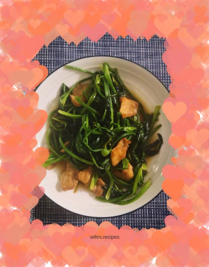 Stir-fried pork with spinach