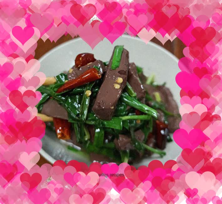 Stir-fried duck blood with leeks