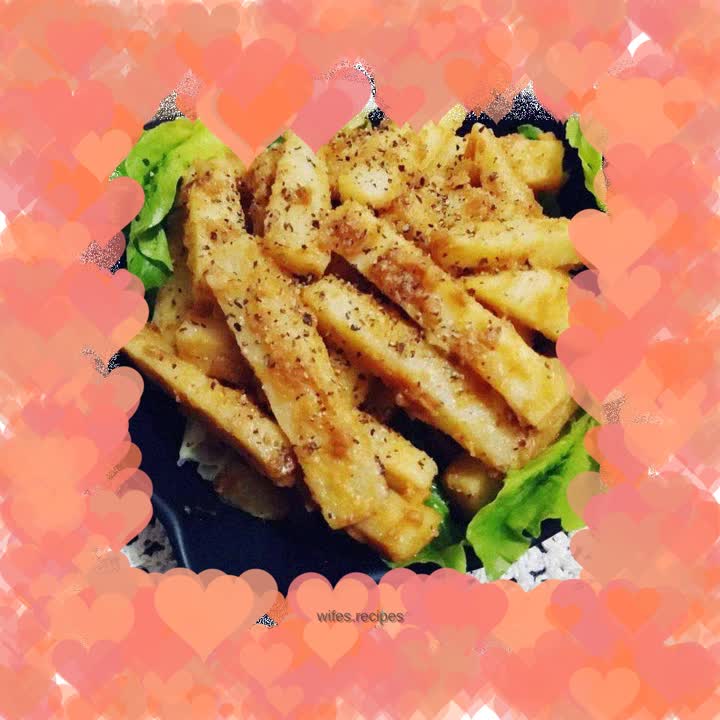 Black pepper and egg yolk baked French fries