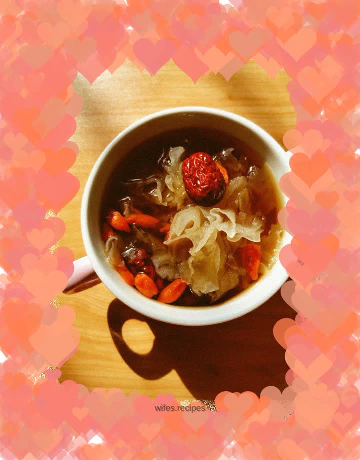 Red dates and white fungus soup