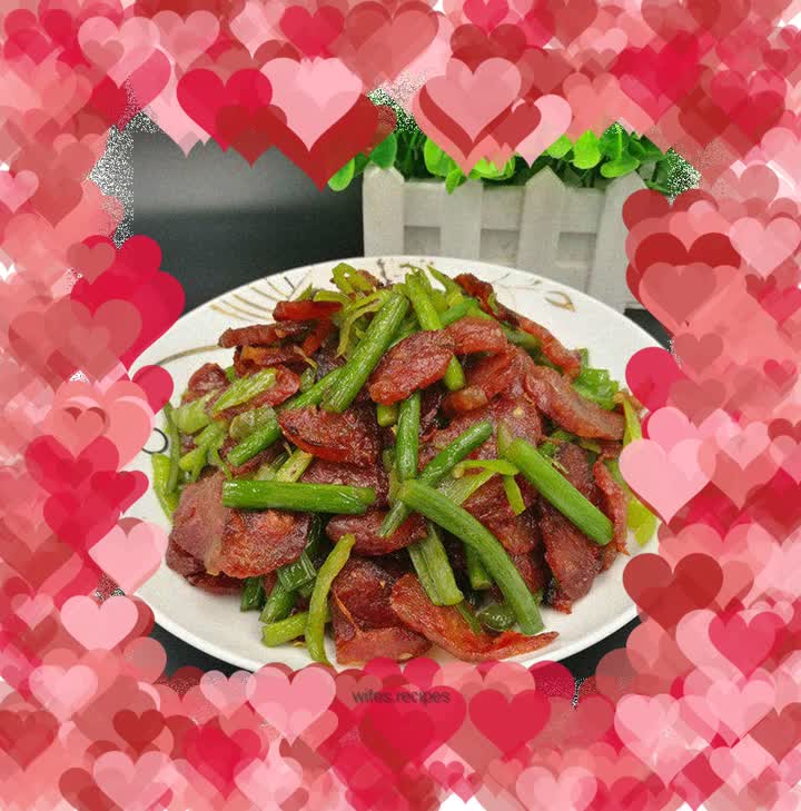 Fried Sausage with Garlic Moss