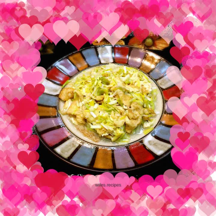 Fried eggs with chives