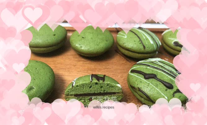 Two-color sandwich biscuits, rich in sweet chocolate taste, and beautiful colors bring a strong New Year atmosphere.