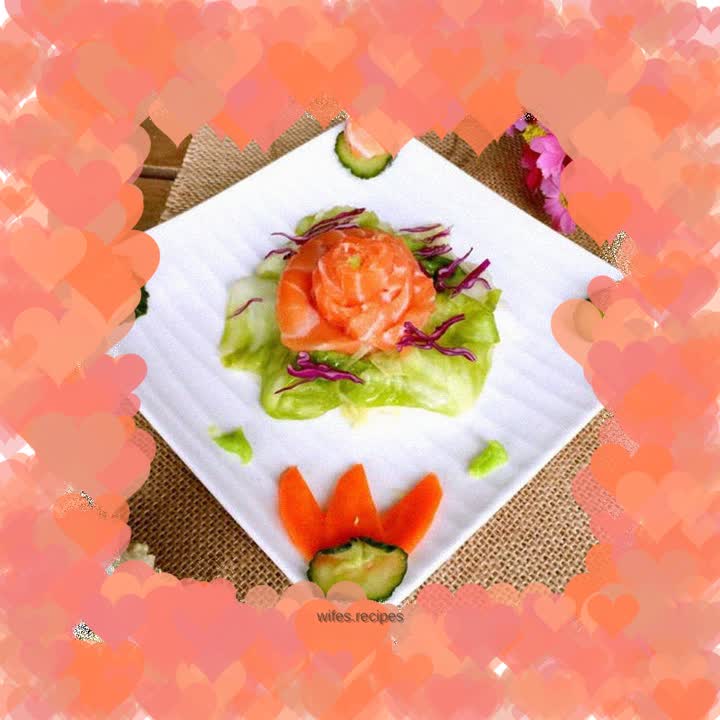 Salmon sashimi with spicy and sour cabbage
