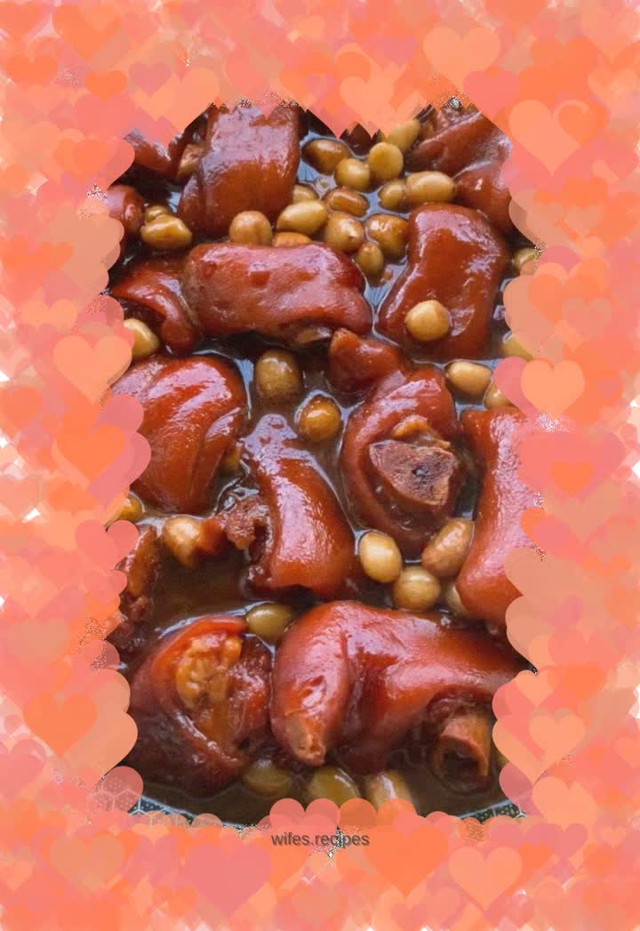 Braised pig trotters with peanuts