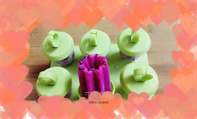 Milk pitaya popsicle