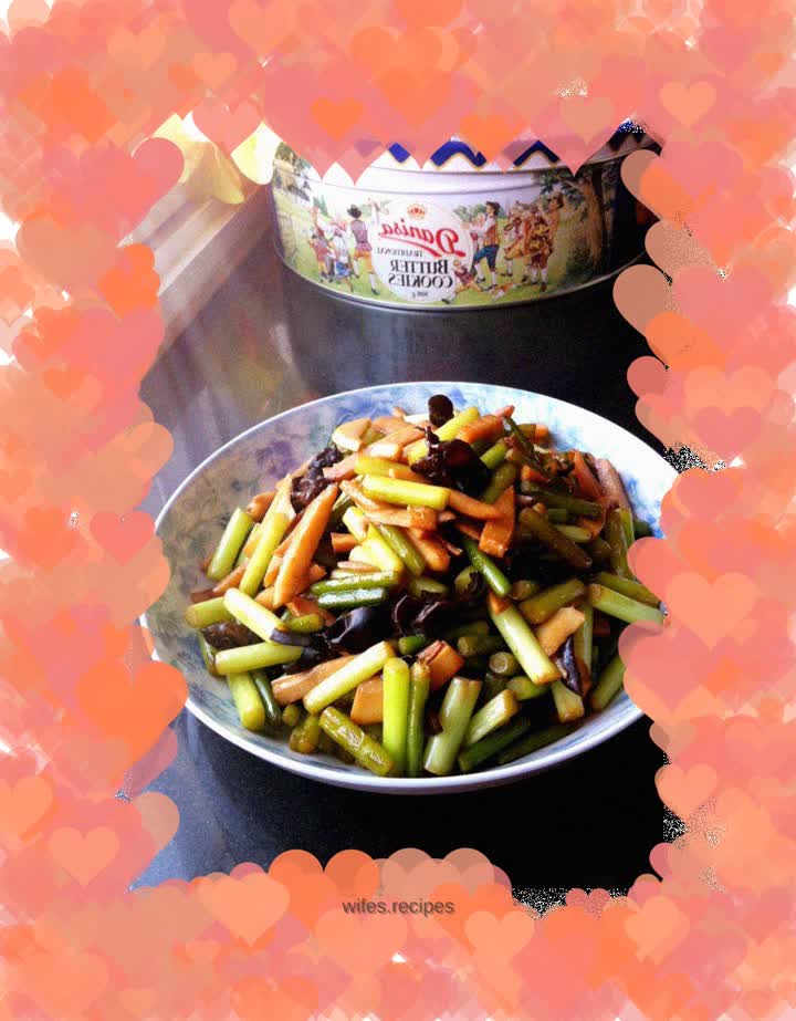 Fried bamboo shoots with garlic sprouts