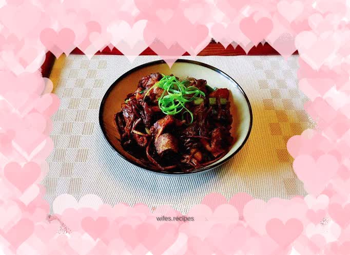 Braised Pork Ribs with Tea Tree Mushroom