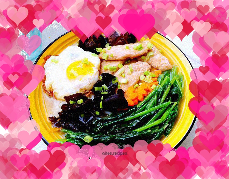 Spinach, Mushroom and Chicken Rice Noodles