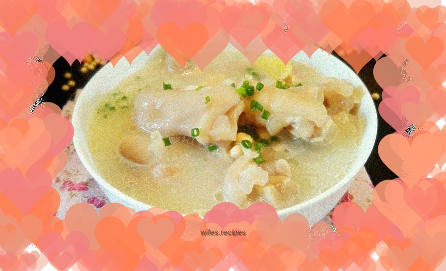 Soybean and pig's trotters soup