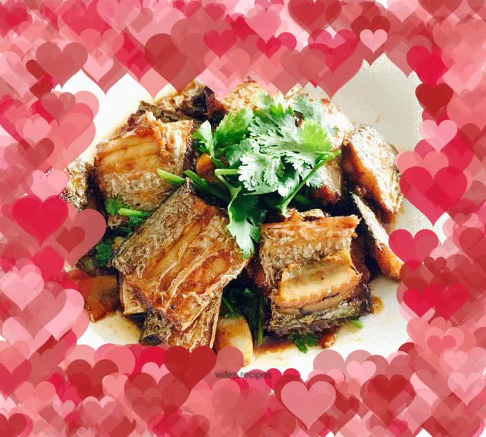 Sweet and sour braised hairtail