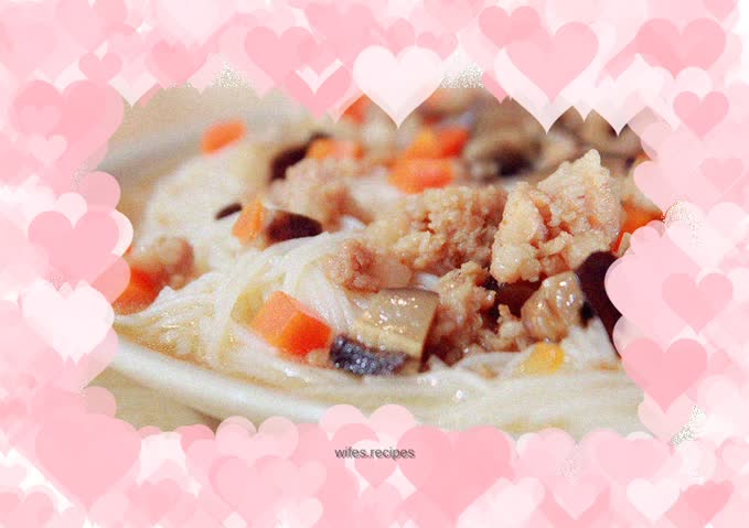 Diced vegetables and minced meat powder