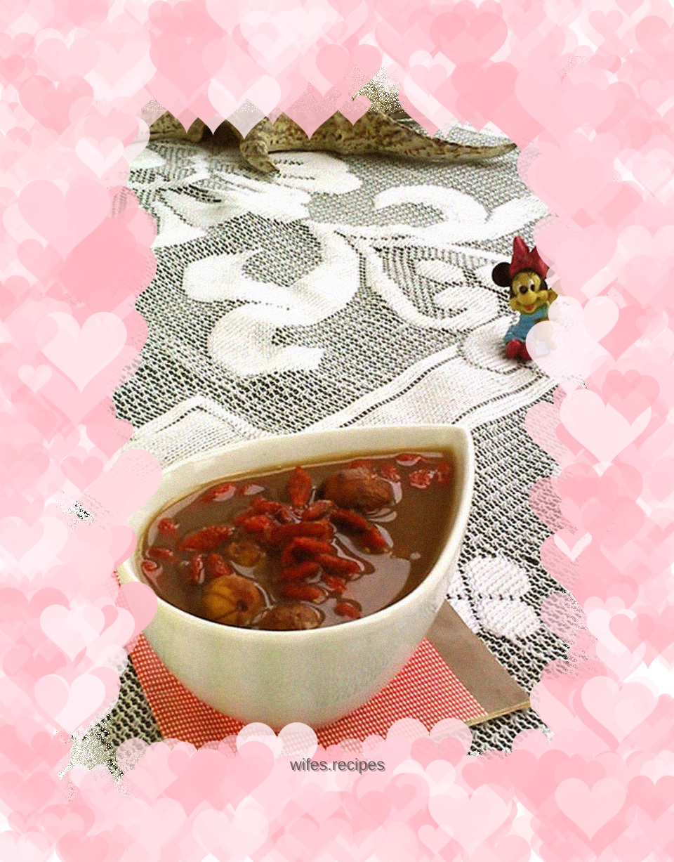 Wolfberry and Lotus Seed Soup