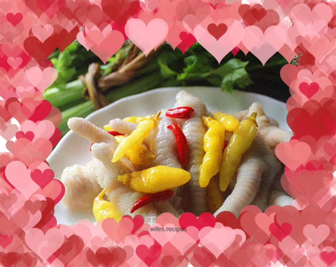 Pickled pepper chicken feet