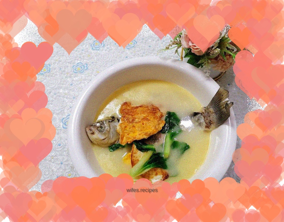 Crucian carp poached egg soup
