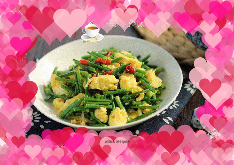 Fried eggs with chive flowers