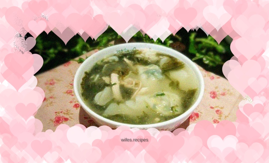 Chicken soup, shepherd's purse, mushroom wontons