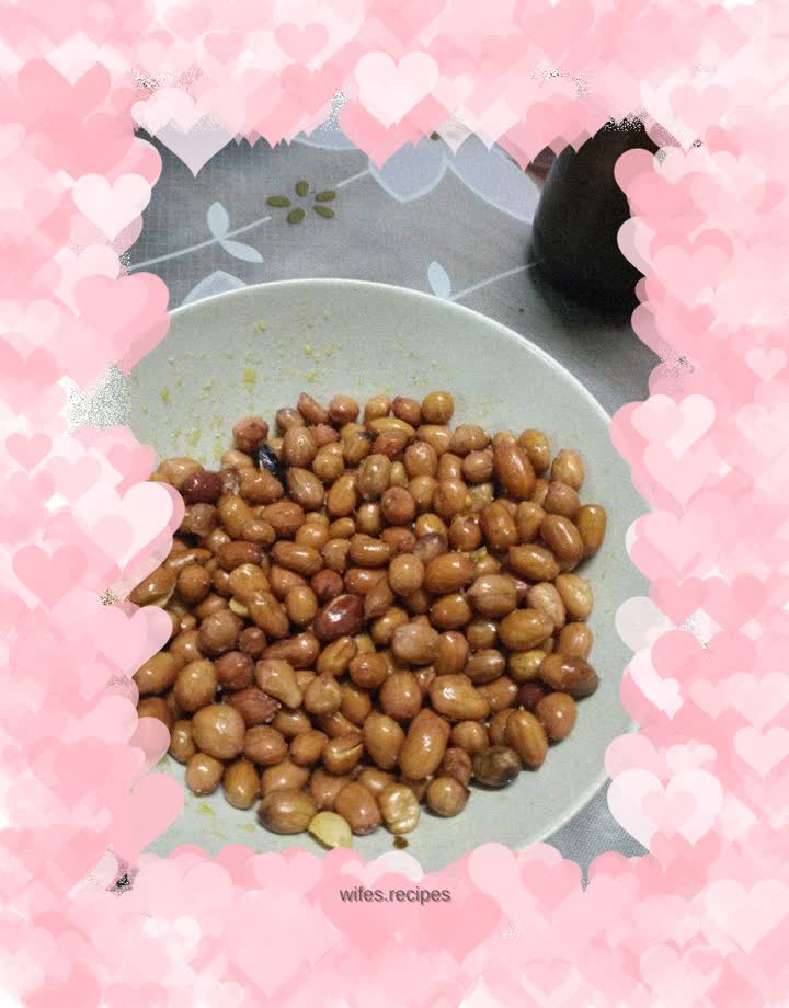 Fried peanuts