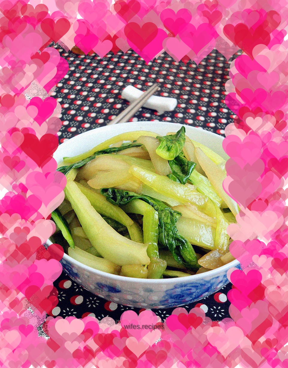 Fried rapeseed with onions