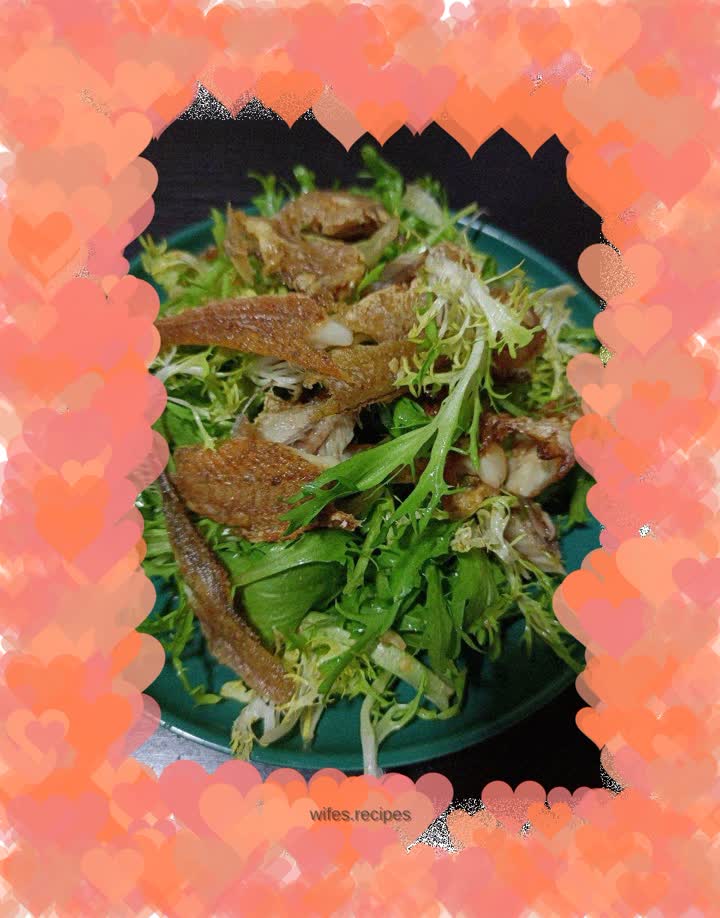 Bitter chrysanthemum mixed with small yellow croaker