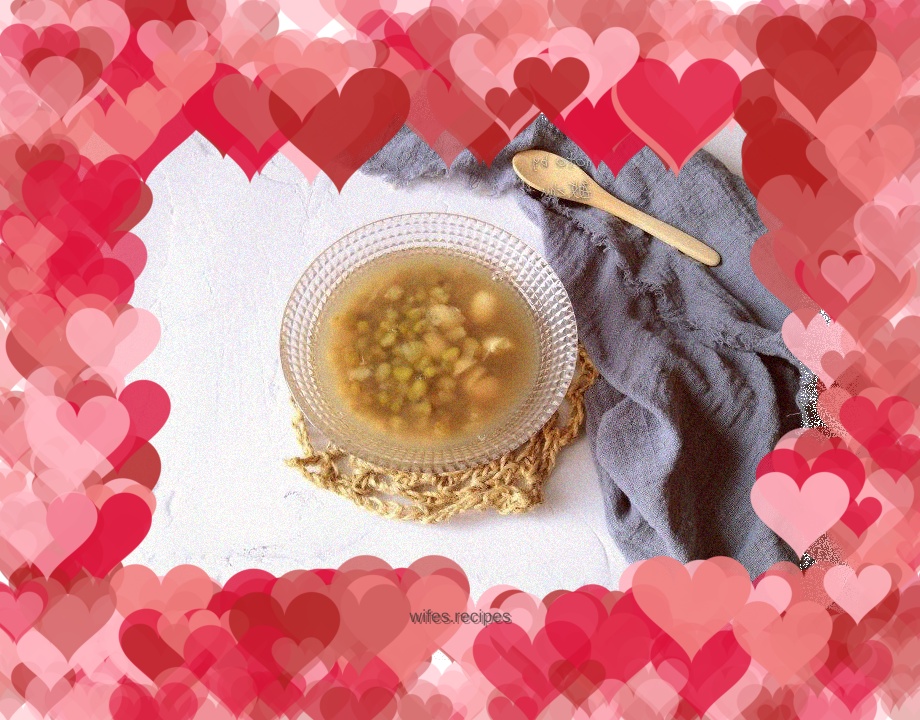 Mung bean and lotus seed soup