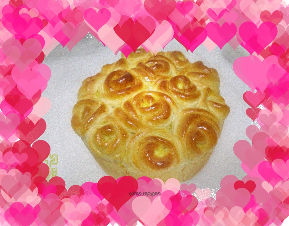 Rosette bread with custard filling