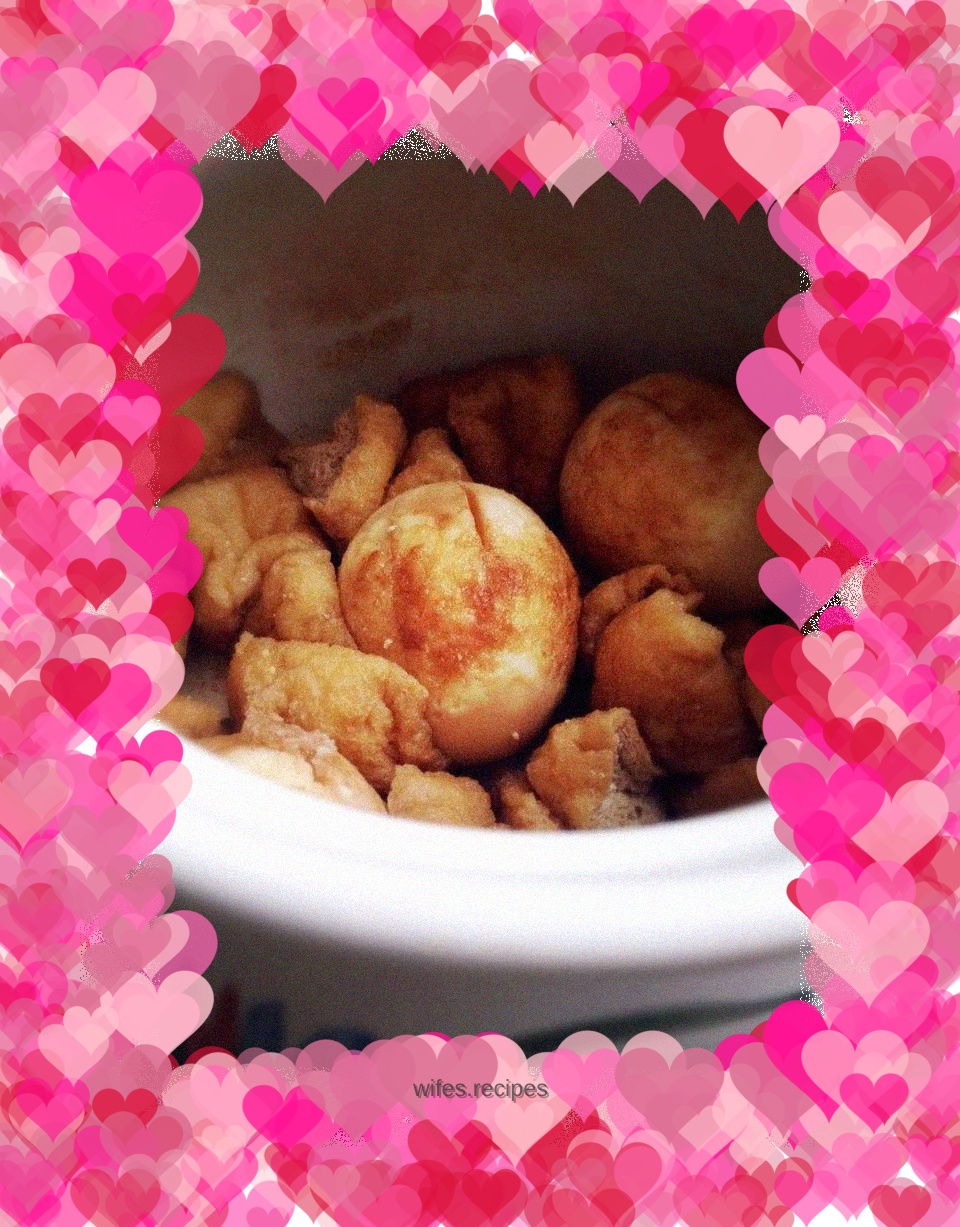 Casserole with oiled tofu and braised tiger eggs