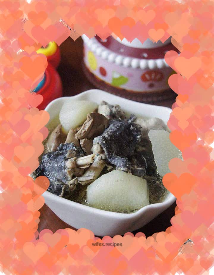 Tonify the spleen and kidneys--Yam and black-bone chicken soup