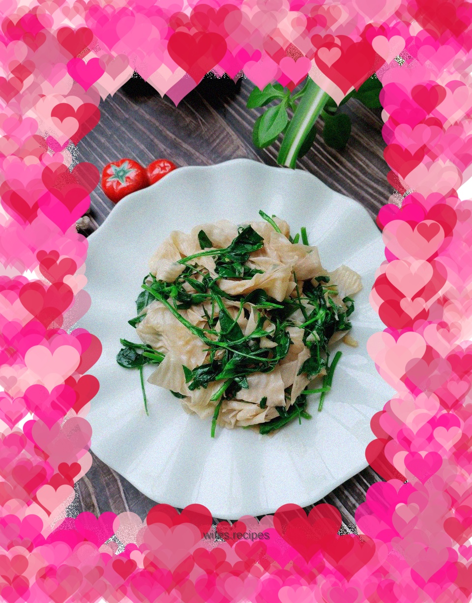 Fried bean curd with alfalfa