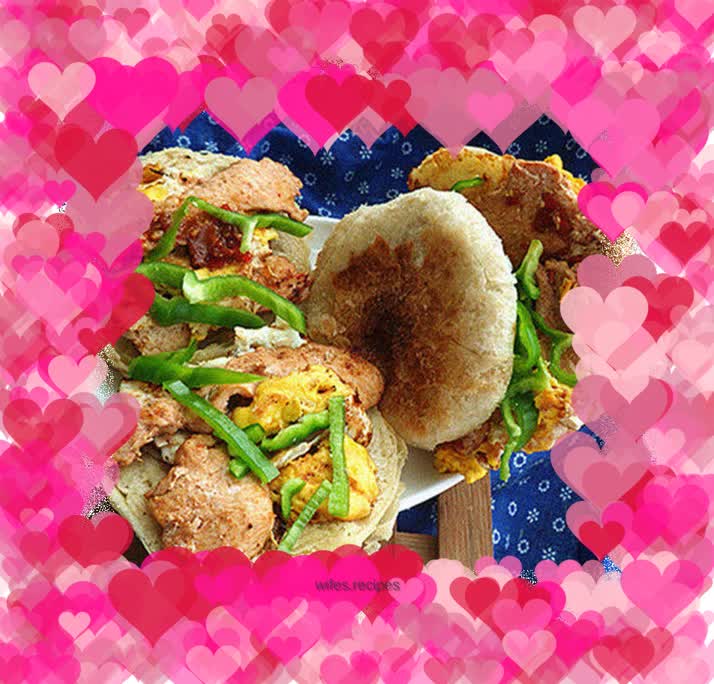 Breakfast - pan-fried chicken breast with sesame seed cakes