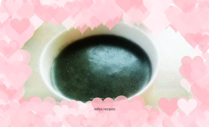 Lazy person’s breakfast: soy milk machine and sesame paste