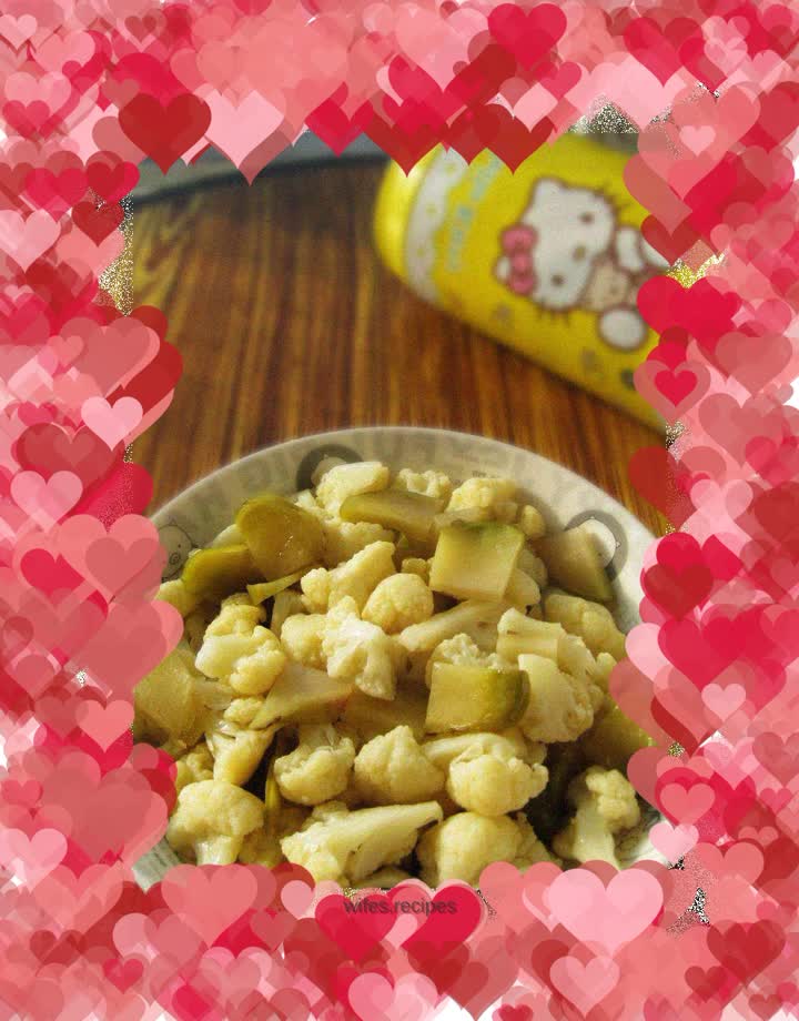 Stir-fried cauliflower with pickled mustard