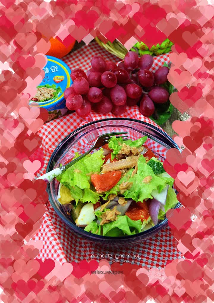 Fresh vegetable tuna salad