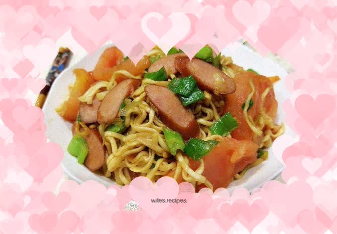 Tomato Crispy Sausage Fried Noodles