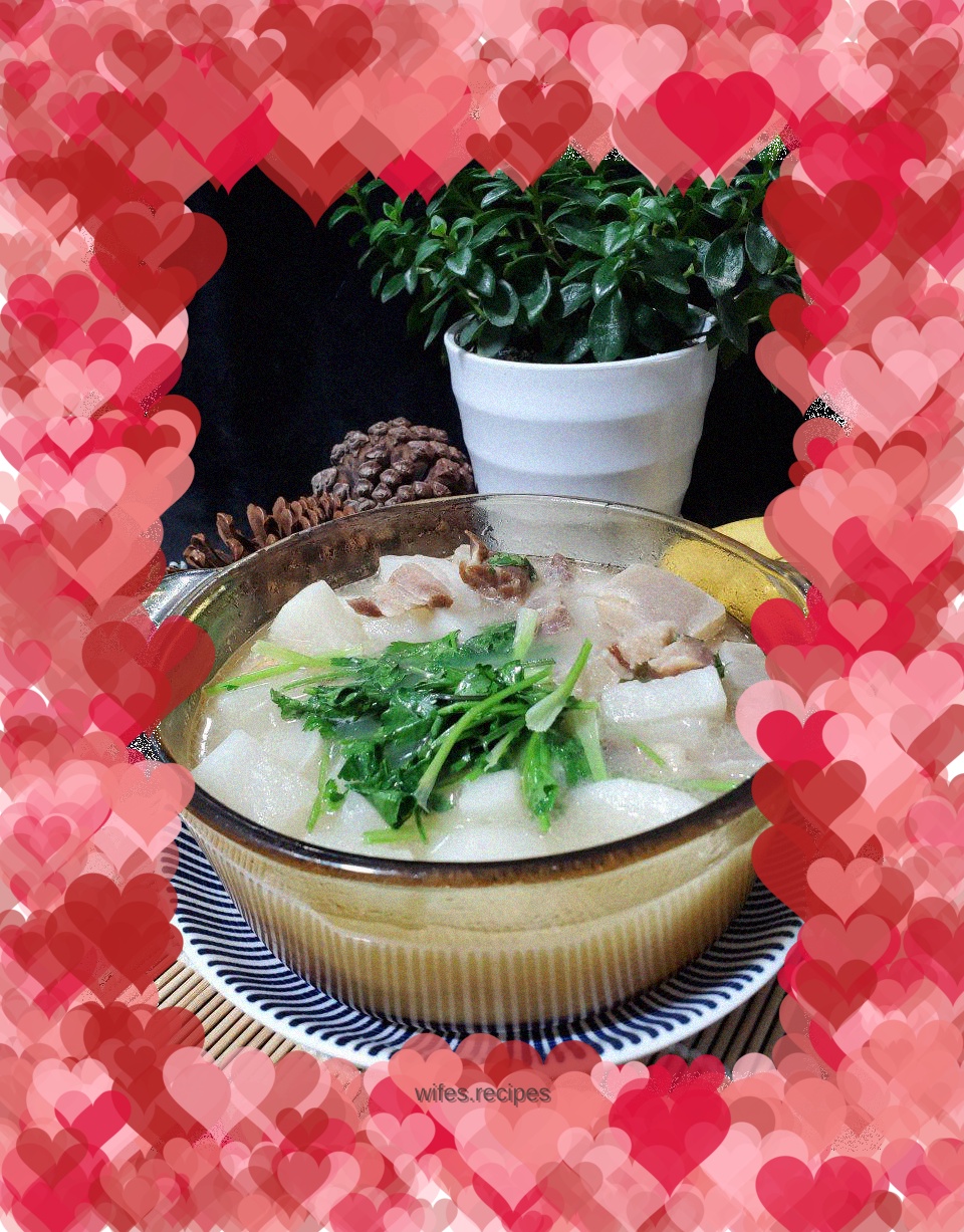 Stewed bacon with white radish