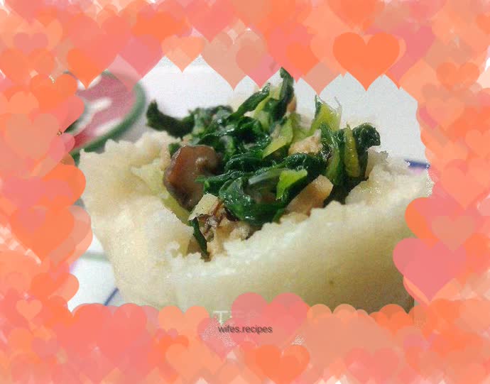 Mushroom and vegetable buns with oil residue