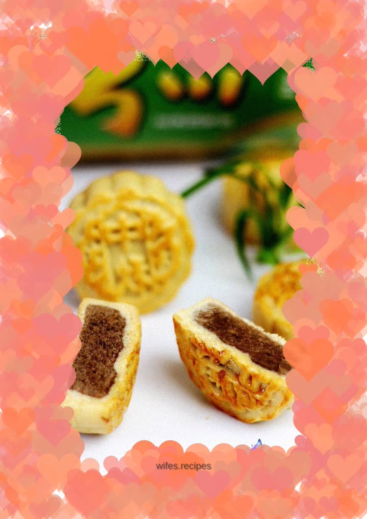 Cantonese style bean paste mooncake