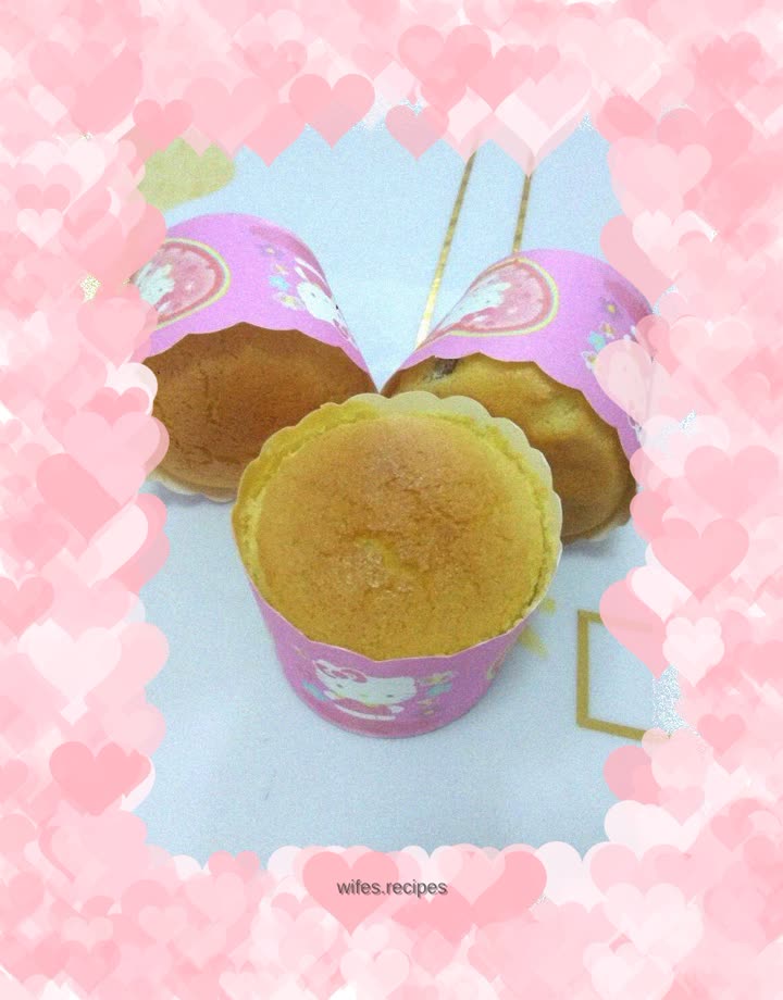 Paper Cup Raisin Sponge Cake