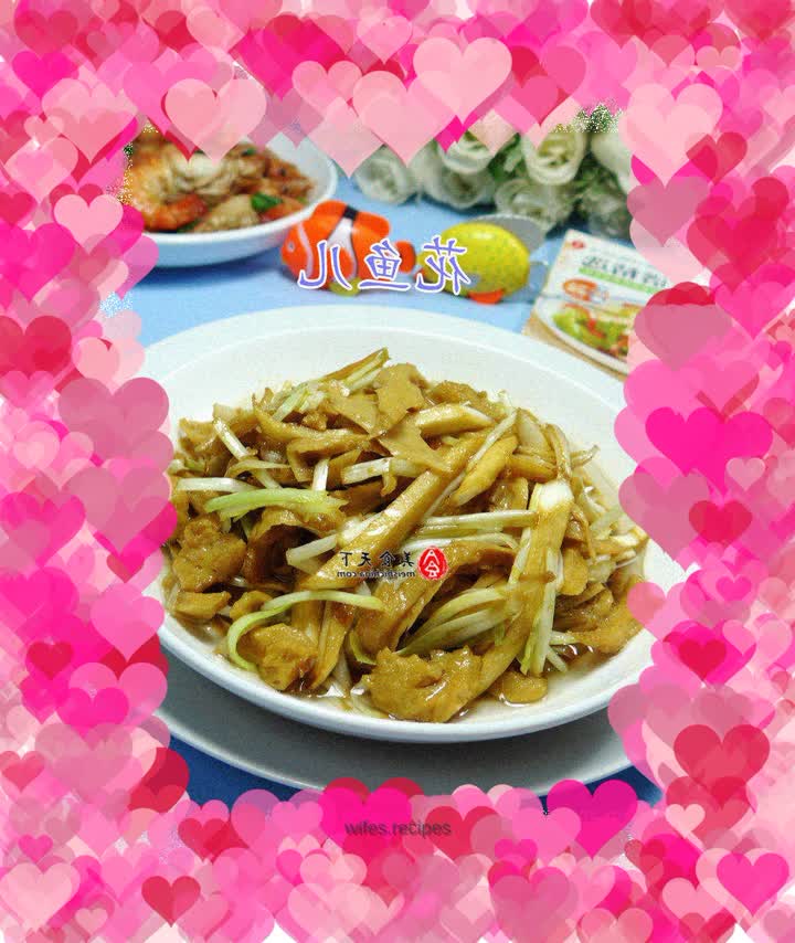 Stir-fried gluten with leek sprouts and wild rice