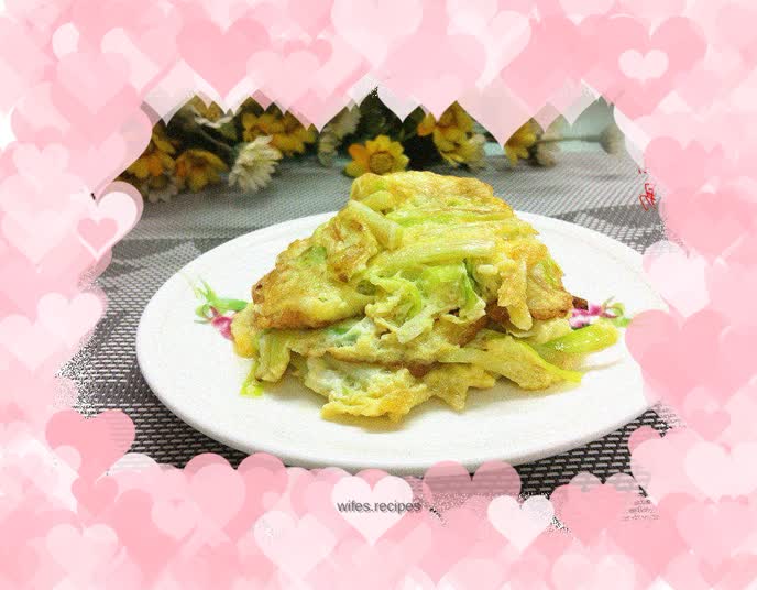Fried eggs with chives