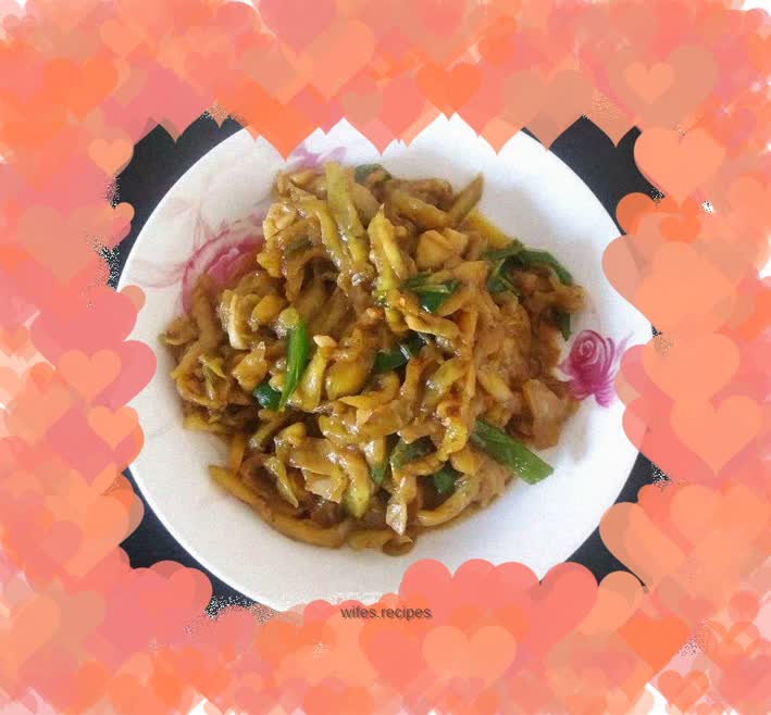 Stir-fried eggplant and chilli shreds