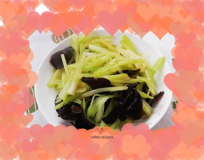Stir-fried fungus and celery