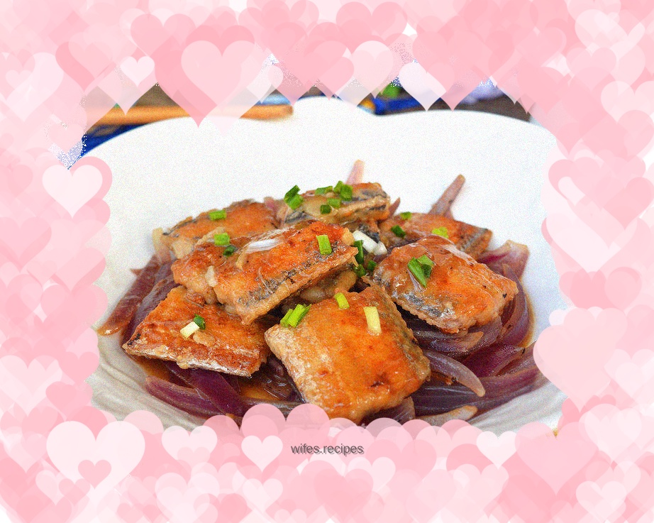 Braised hairtail with onions