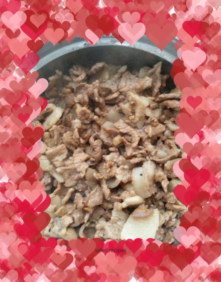 Stir-fried pork slices