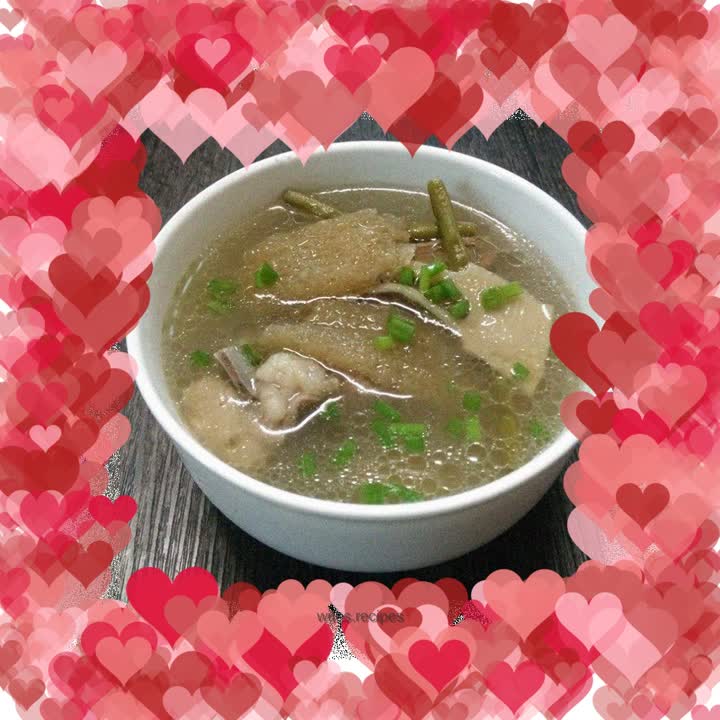 Bamboo fungus and pork ribs soup